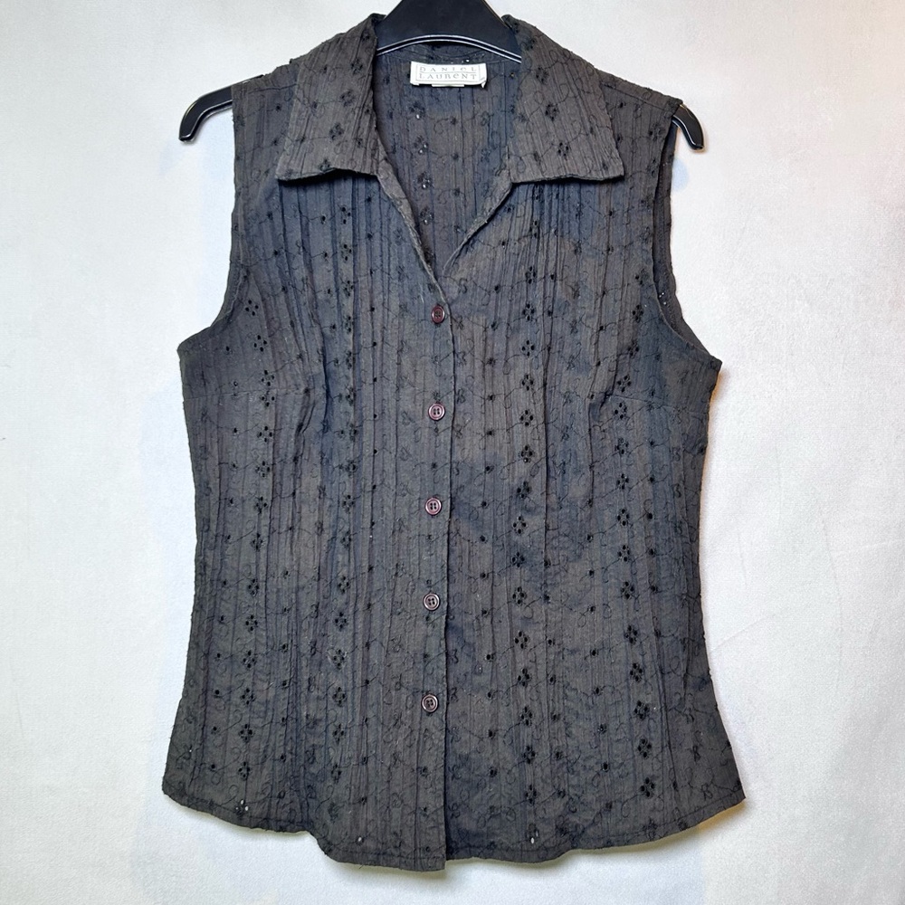 Daniel Laurent Black Eyelet Sleeveless Collared Button Down Blouse Sz M